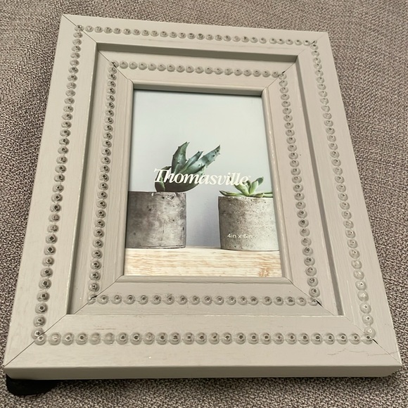 Thomasville Marketplace Picture Frame for Wall Hanging or Tabletop - Picture 13 of 13